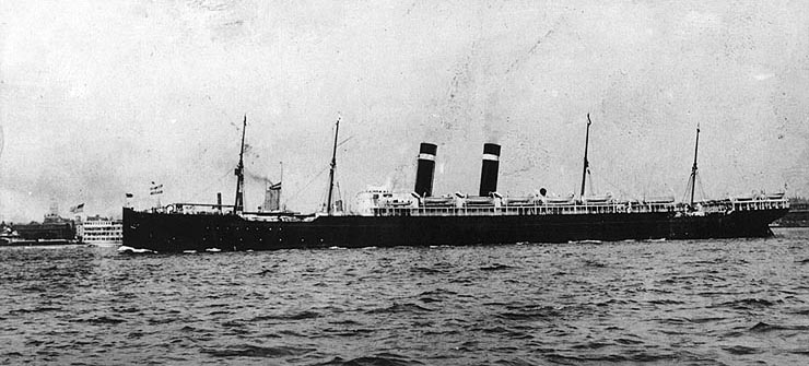 SS_Finland_underway_in_harbor_before_1917